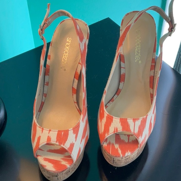 EUC Size 7 Orange animal print tiger platforms.  Shoedazzle. Cork - Picture 2 of 10